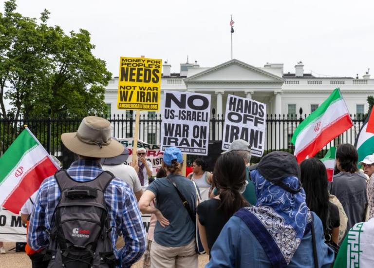 Im Namen von Demokratie und Freiheit: Wie der Westen Chaos in der muslimischen Welt entfacht